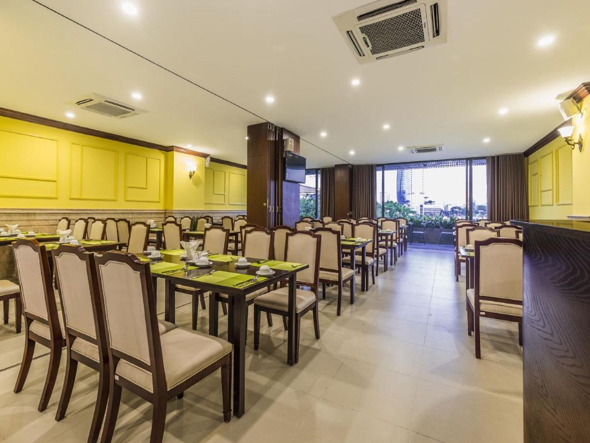 Ibiza Riverfront Da Nang Hotel Powered By Aston Buitenkant foto