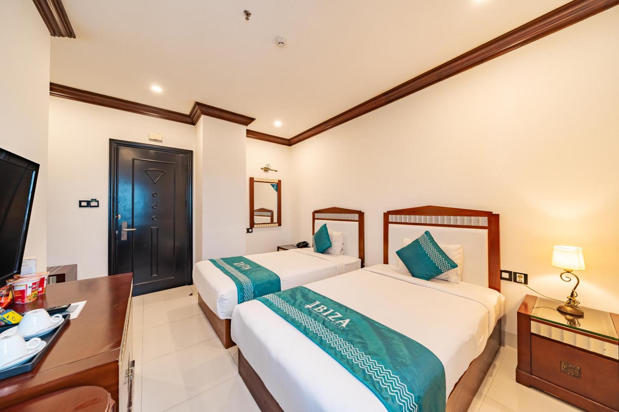 Ibiza Riverfront Da Nang Hotel Powered By Aston Buitenkant foto